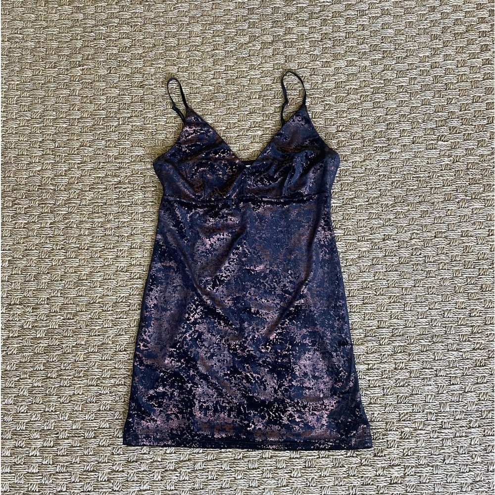 bb dakota by steve madden velvet black/gold mini dress